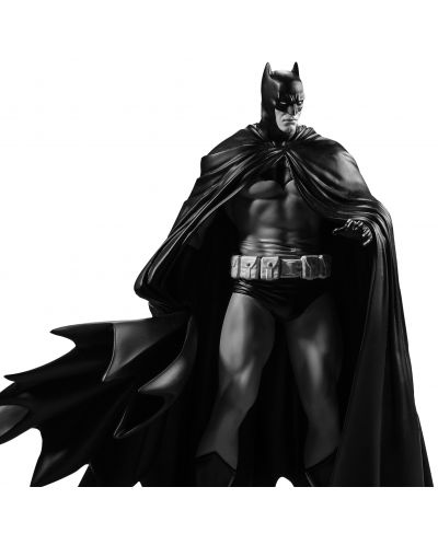 Statuetâ McFarlane DC Comics: Batman - Batman (Black & White) (DC Direct) (By Lee Weeks), 19 cm - 3
