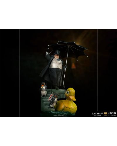 Statueta Iron Studios DC Comics: Batman - The Penguin (Batman Returns) (Deluxe Version), 33 cm - 6