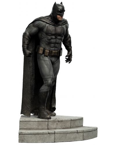 Statueta Weta DC Comics: Justice League - Batman (Zack Snyder's Justice league), 37 cm - 2