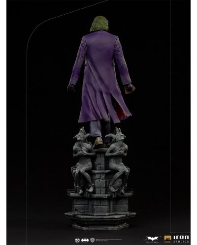 Statueta Iron Studios DC Comics: Batman - The Joker (The Dark Knight) (Deluxe Version), 30 cm - 5