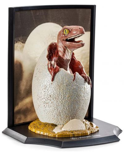 Figurină The Noble Collection Movies: Jurassic Park - Raptor Egg (Life Finds A Way) (30th Anniversary), 12 cm - 4