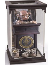 Statueta The Noble Collection Movies: Harry Potter - Gringotts Goblin (Magical Creatures), 19 cm	