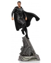 Statuetă Iron Studios DC Comics: Justice League - Black Suit Superman, 30 cm