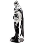 Figurina de actiune McFarlane DC Comics: Multiverse - Batman (Batman White Knight) (Sketch Edition) (Gold Label), 18 cm - 5t