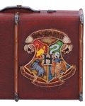 Jucarie de brad Nemesis Now Movies: Harry Potter - Hogwarts Suitcase - 5t