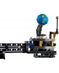 Constructor LEGO Technic - Planeta Pământ și Luna pe orbită (42179) - 5t