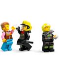 Constructor LEGO City - Camion de pompieri 4 x 4 cu barca de salvare (60412) - 5t