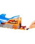 Set Mattel Hot Wheels - Transportor auto Rechin, cu o masina - 8t