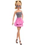 Păpușă Barbie  Fashionistas 213 - Cu un maiou alb-negru și o fustă roz - 1t