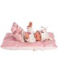 Papusa-bebe Llorens - Cu haine roz, perna si palarie alba, 26 cm - 3t