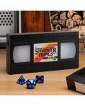 Lampă Paladone Television: Stranger Things - VHS Logo - 2t