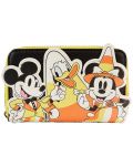 Portofelul Loungefly Disney: Mickey Mouse - Candy Corn - 1t