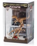 Figurina The Noble Collection Movies: Jurassic Park - Velociraptor, 18 cm - 4t