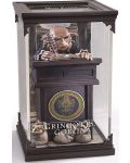 Statueta The Noble Collection Movies: Harry Potter - Gringotts Goblin (Magical Creatures), 19 cm	 - 1t