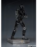 Statuetă Iron Studios Television: The Mandalorian - Dark Trooper, 24 cm - 9t
