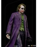 Statueta Iron Studios DC Comics: Batman - The Joker (The Dark Knight) (Deluxe Version), 30 cm - 7t