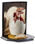 Figurină The Noble Collection Movies: Jurassic Park - Raptor Egg (Life Finds A Way) (30th Anniversary), 12 cm - 4t