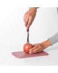 Curățător de mere Brabantia - Tasty+, Aubergine Red - 6t