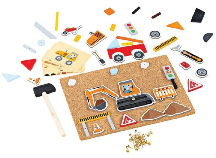 Joc creativ pentru copii Bigjigs - Constructor, su tabla din pluta si ciocan