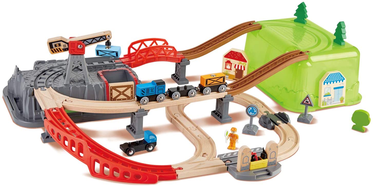 Set de joc HaPe International - Compoziție tren din lemn, 50 de piese