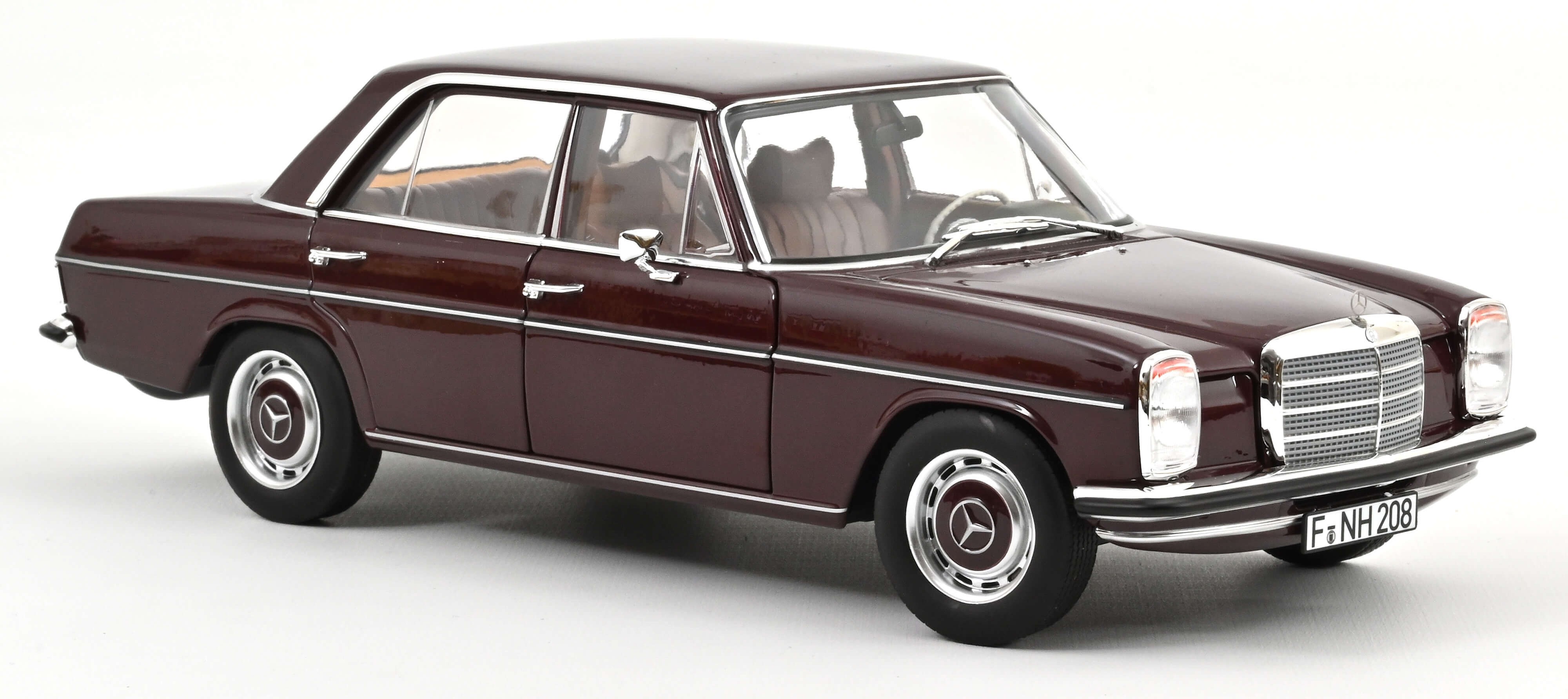 Model de colecționar  NOREV Modern: Mașini  - Mercedes-Benz 200, Dark Red Brown, 1968