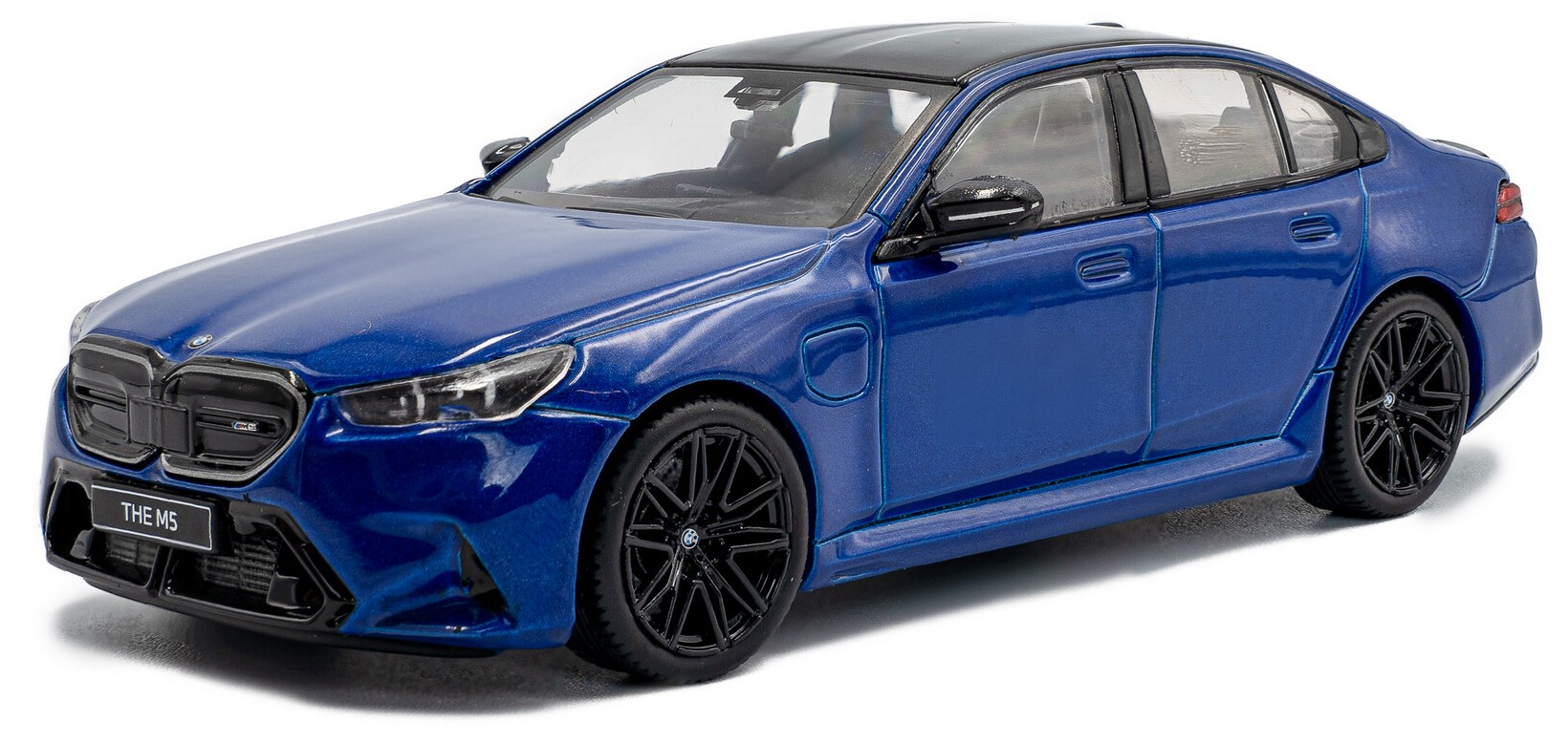 Model de colecție  SOLIDO Moderne: Automobile  - BMW G90 M5 Sedan, Marina Bay Blue, 2024