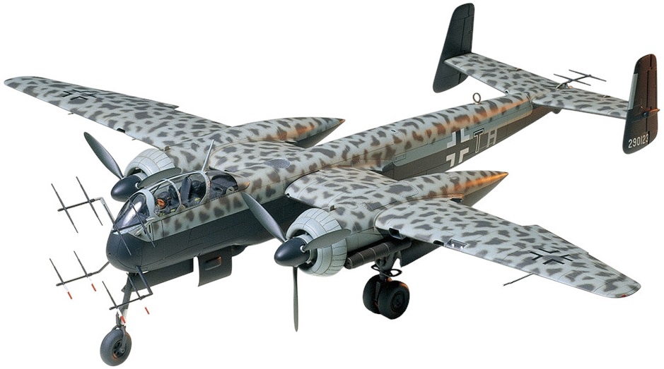 Model de asamblat TAMIYA Militar: Avioane -  Avion de luptă german Heinkel He219 A-7 Uhu (TAM61057)