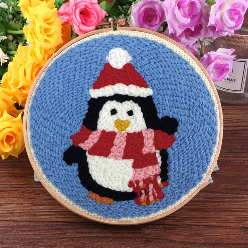 Set creativ pentru broderie Em Art - Pinguin de Crăciun, 20 x 20 cm