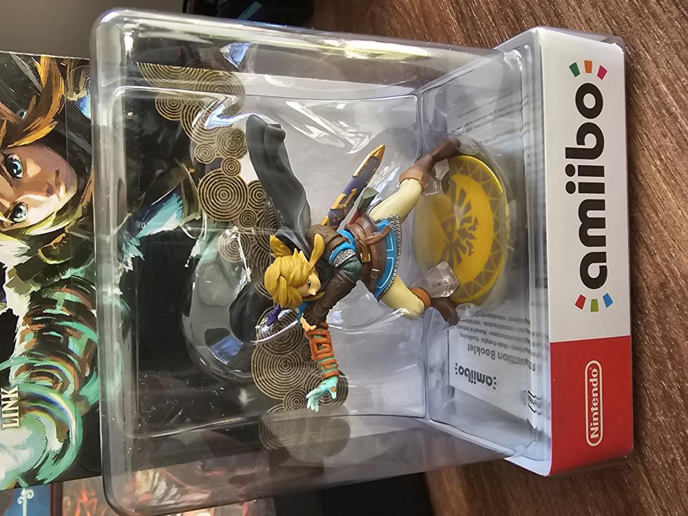 Figurina Nintendo amiibo - Link [The Legend of Zelda: Tears of the